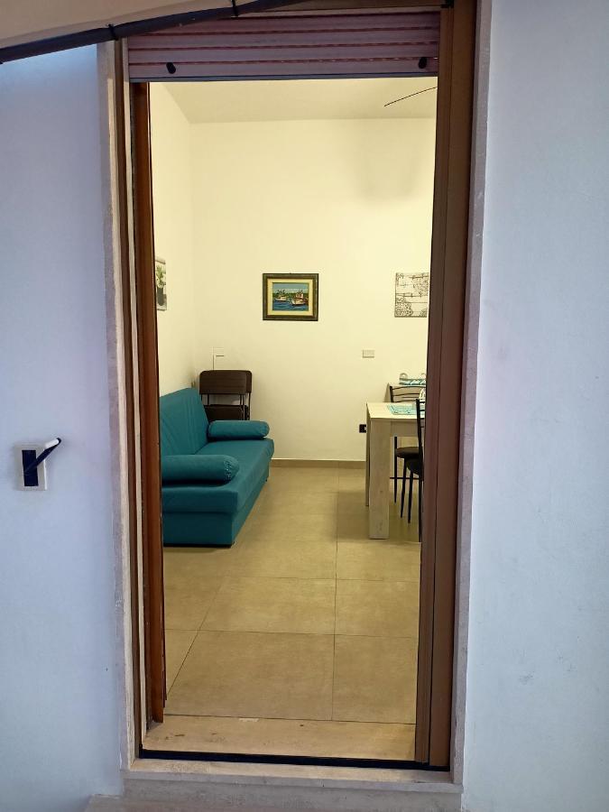 Casa Vacanze da Lui' Torre Lapillo Esterno foto