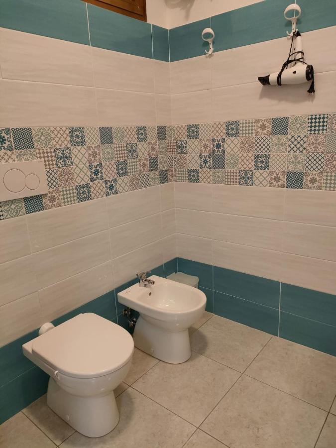 Casa Vacanze da Lui' Torre Lapillo Esterno foto
